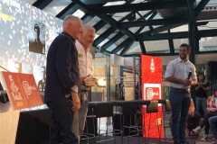 Peña y Tornabell, reciben el premio